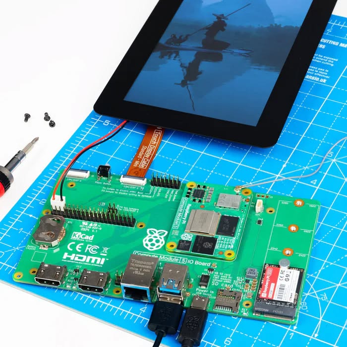 Raspberry Pi Compute Module 5 Essential Kit